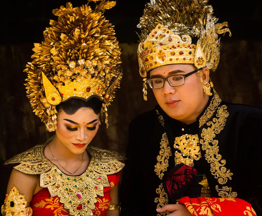 Balinese bride and groom in traditional dress
